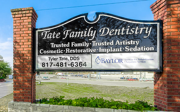 tate-family-dentistry-sign